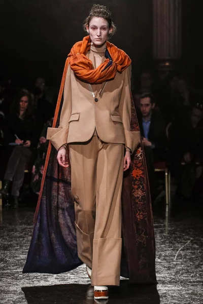 Look 8